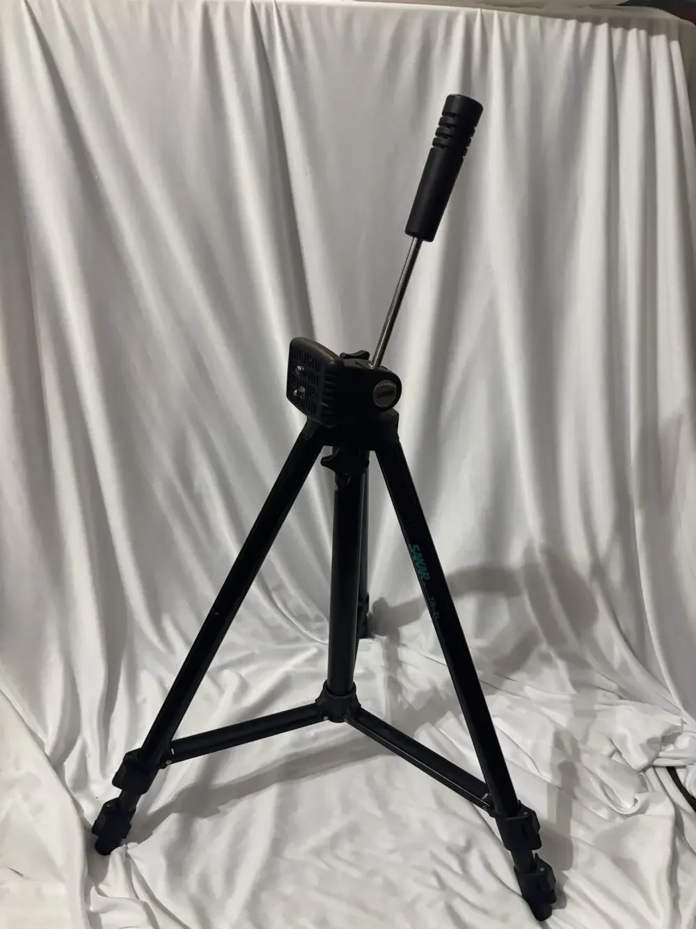 Sakar TR-2L Tripod